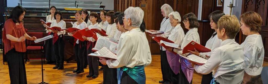 Yukari Echo Japanese Ladies Choir with conductor